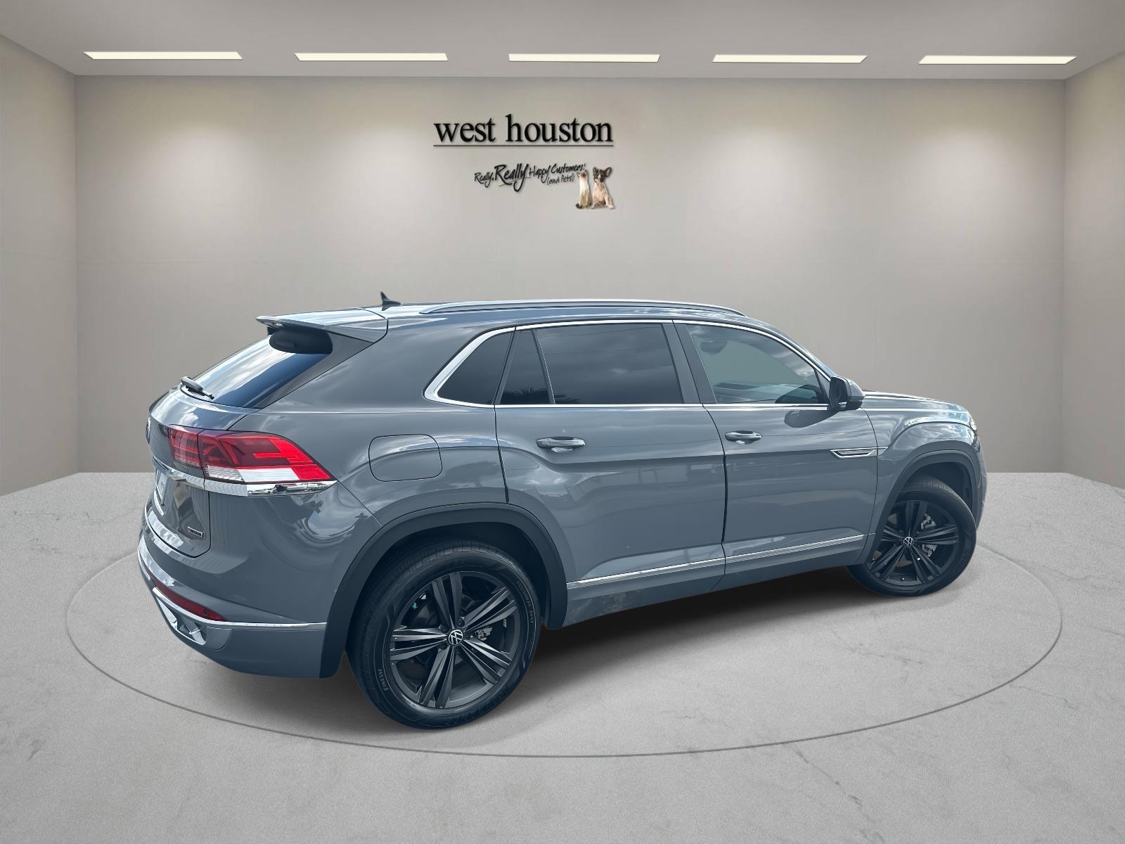 2022 Volkswagen Atlas Cross Sport SEL R-Line photo 4