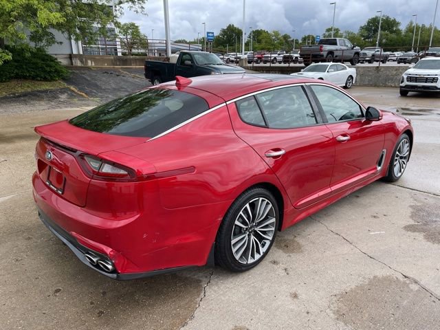 2019 Kia Stinger Premium photo 5