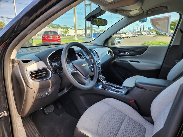 2023 Chevrolet Equinox LS photo 24