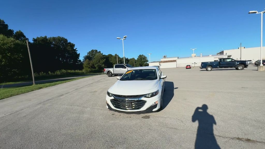 2020 Chevrolet Malibu 1LT photo 2