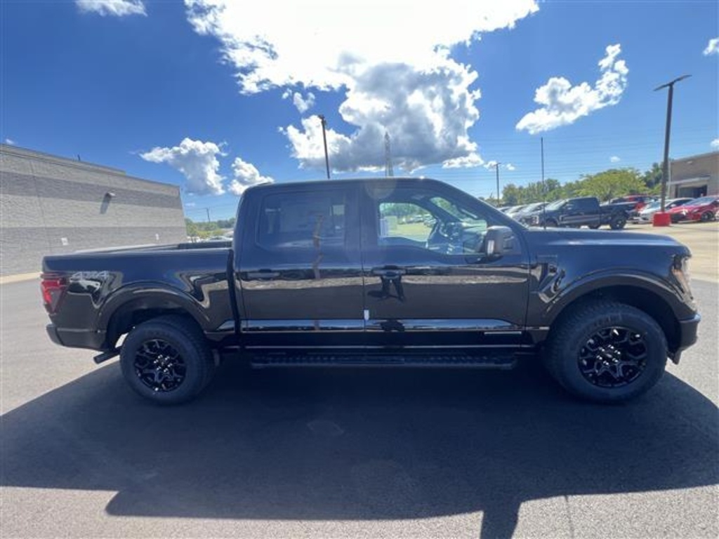 2025 Ford F-150 XLT photo 4