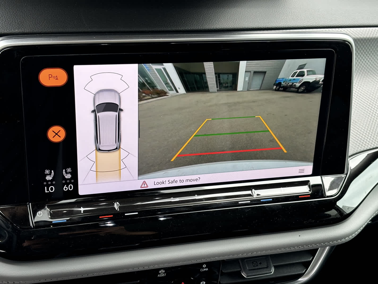 2024 Volkswagen Atlas Peak Edition SEL photo 18