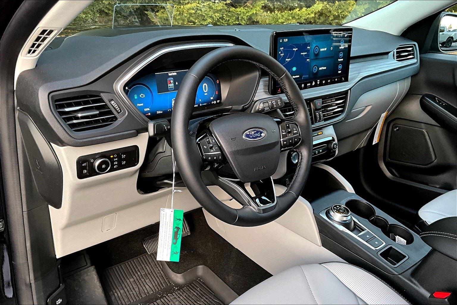 2025 Ford Escape Premium photo 6
