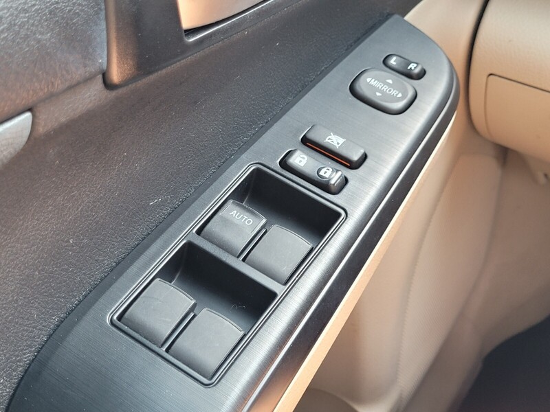 2013 Toyota Camry LE photo 18