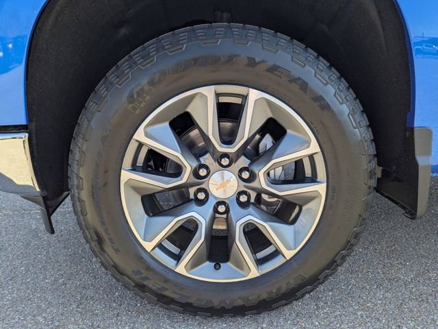 2025 Chevrolet Silverado 1500 LT photo 10