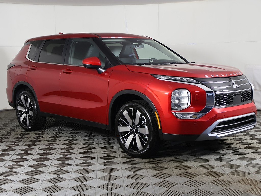 2025 Mitsubishi Outlander SE photo 2