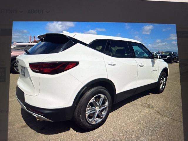 2023 Chevrolet Blazer 2LT photo 2