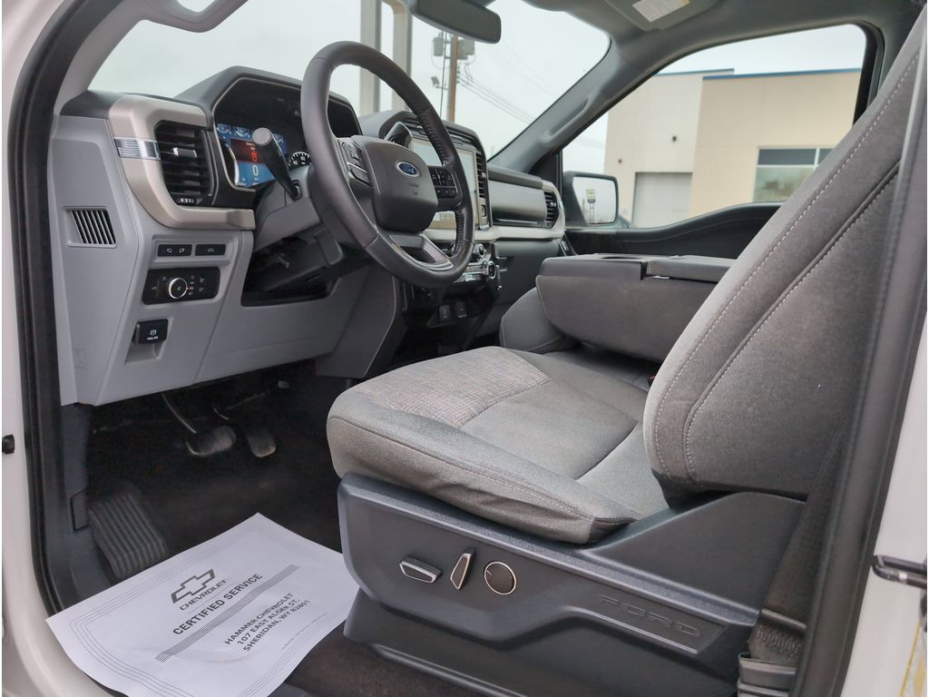2021 Ford F-150 XLT photo 8