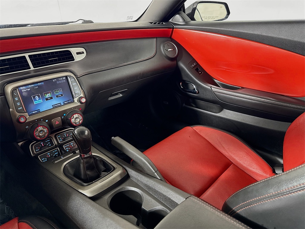 2013 Chevrolet Camaro 2LT photo 8