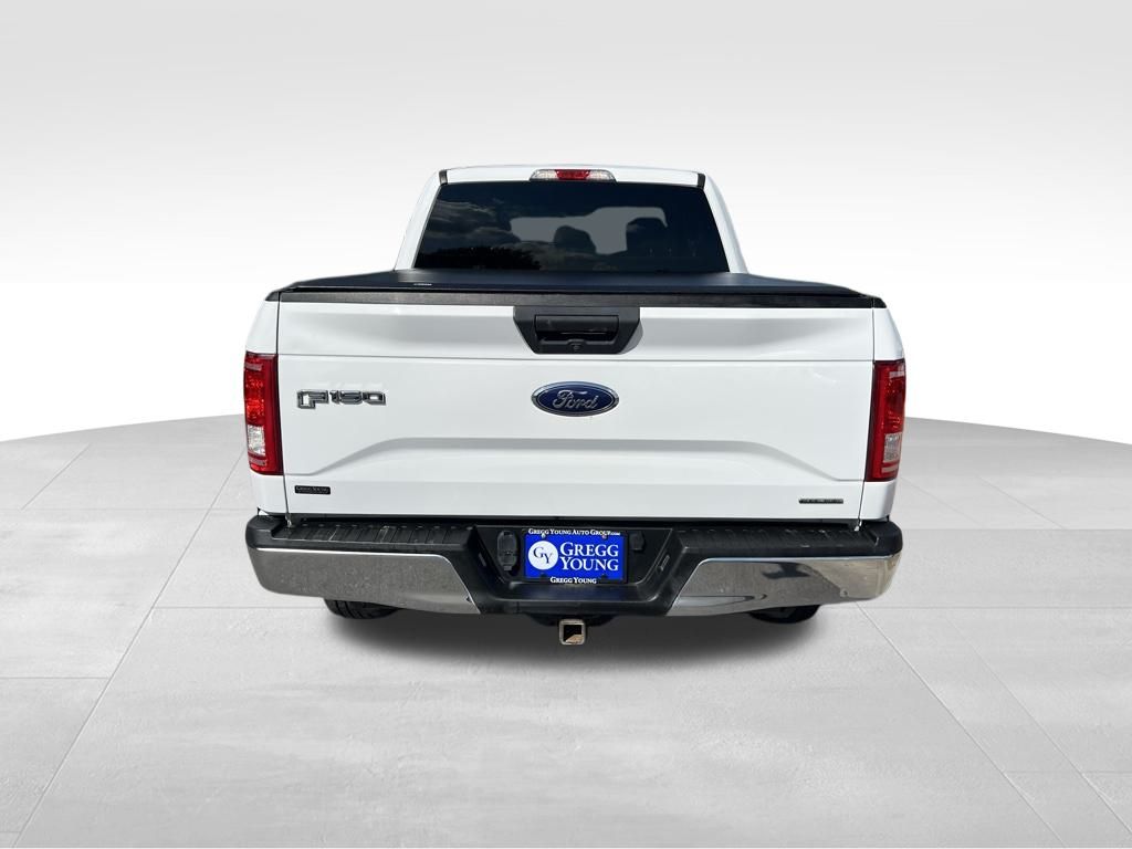 2015 Ford F-150 XLT photo 4