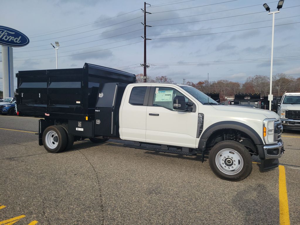 2025 Ford F-450 Super Duty Chassis Cab XL's photo
