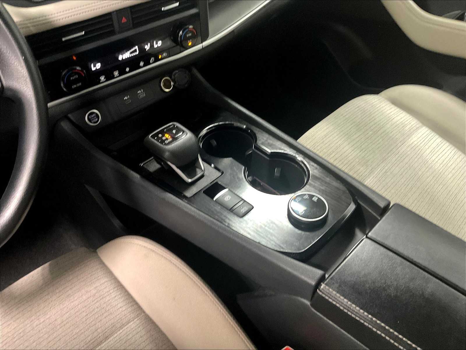 2023 Nissan Rogue SV photo 20