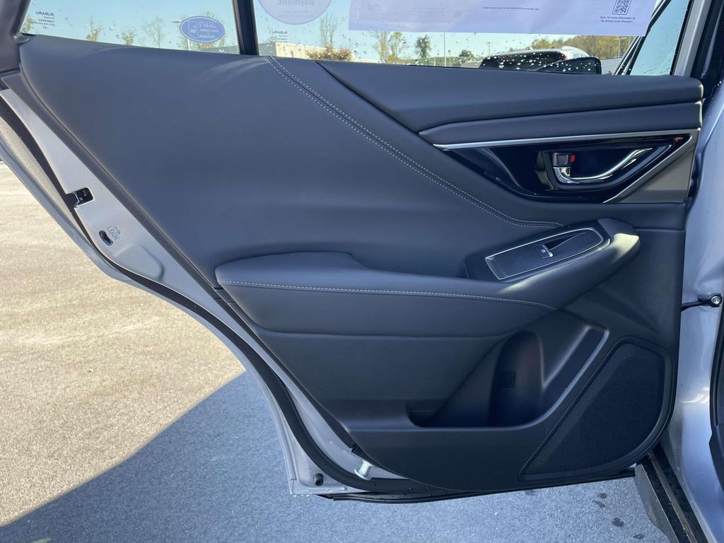 2025 Subaru Outback Limited photo 2