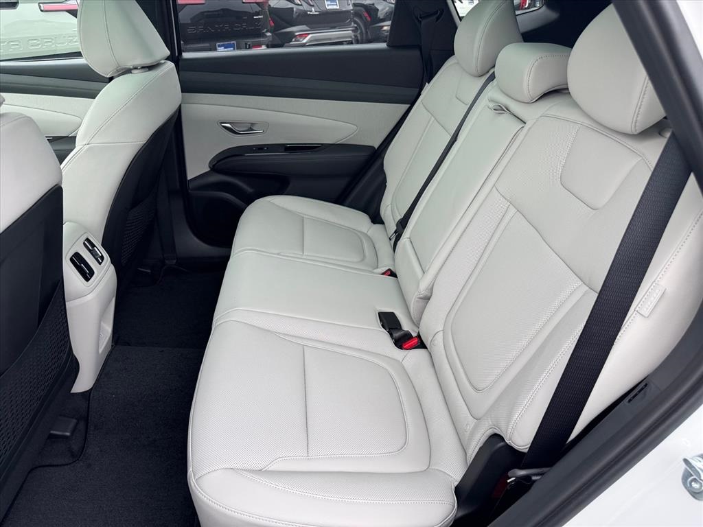 2025 Hyundai Tucson Hybrid Limited photo 4