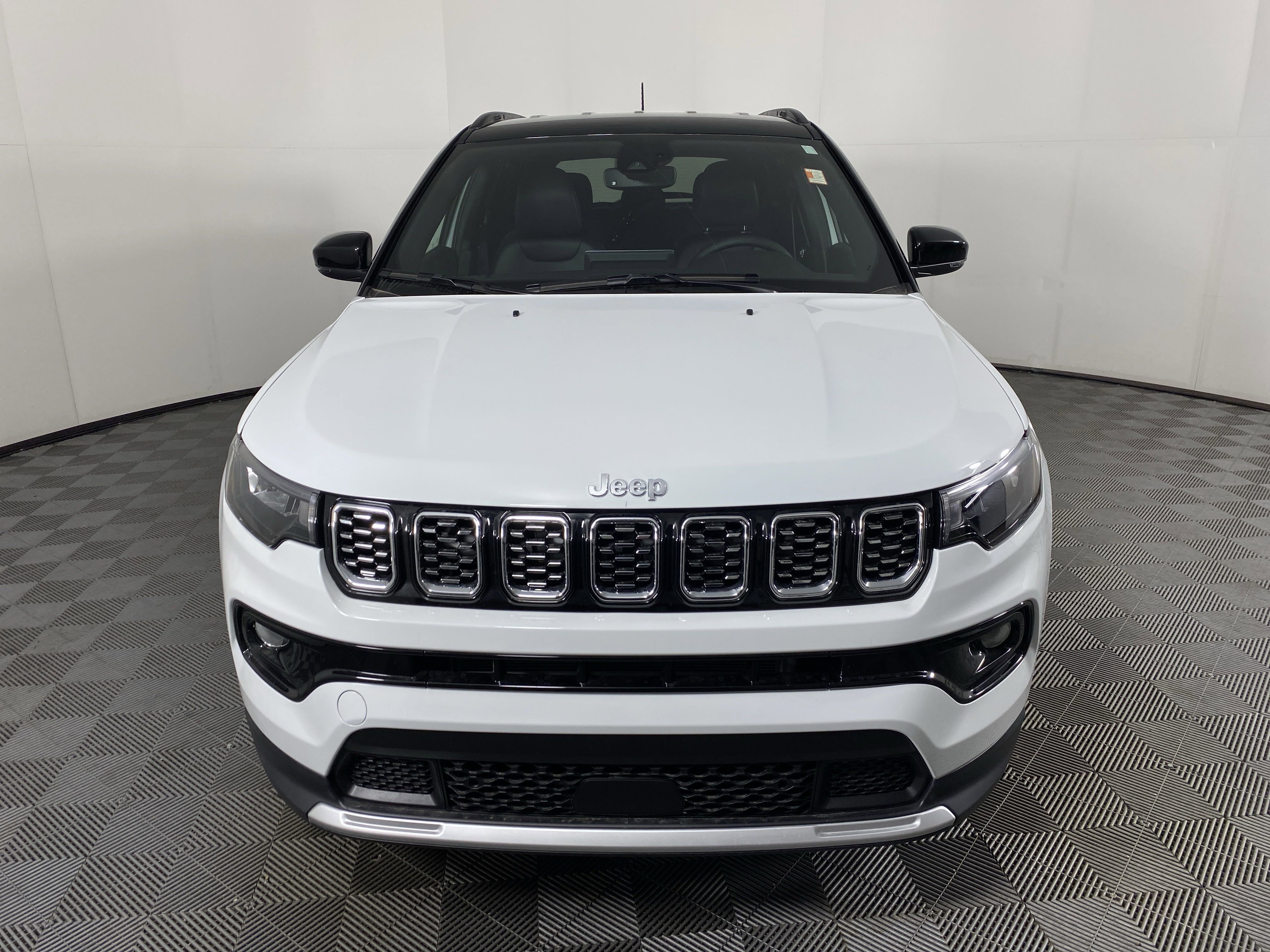 2025 Jeep Compass Limited photo 2