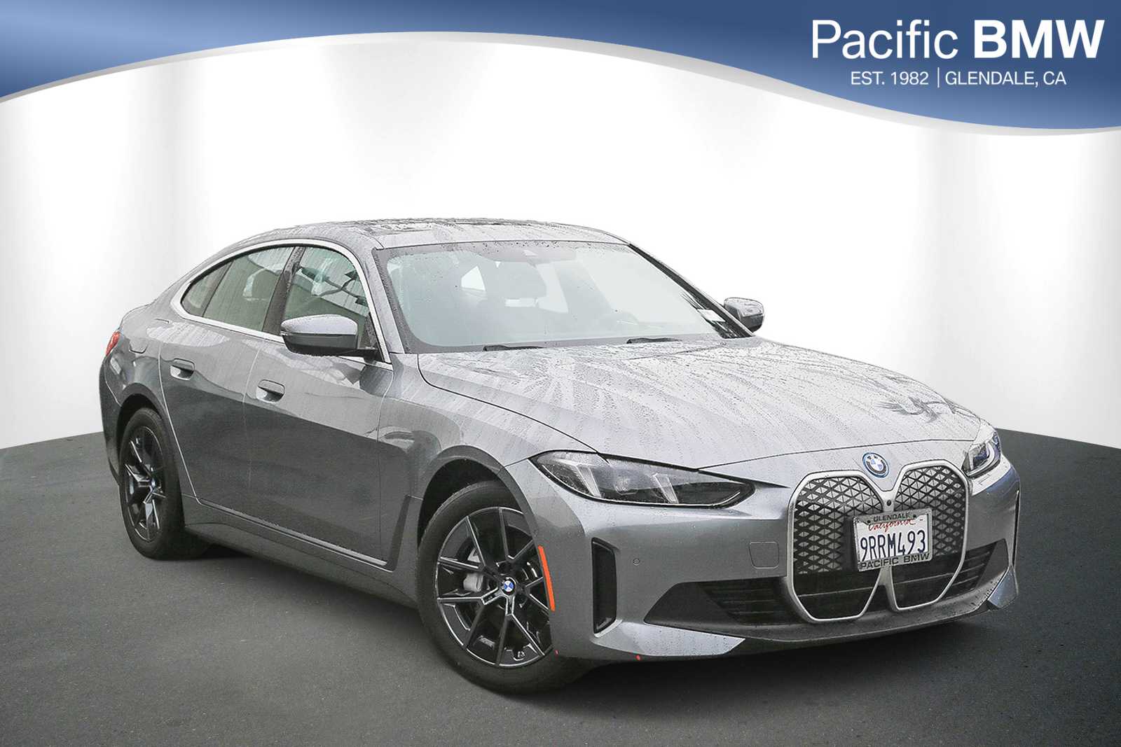 2025 BMW i4 40's photo