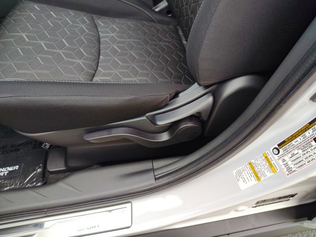 2025 Mitsubishi Outlander Sport ES photo 17