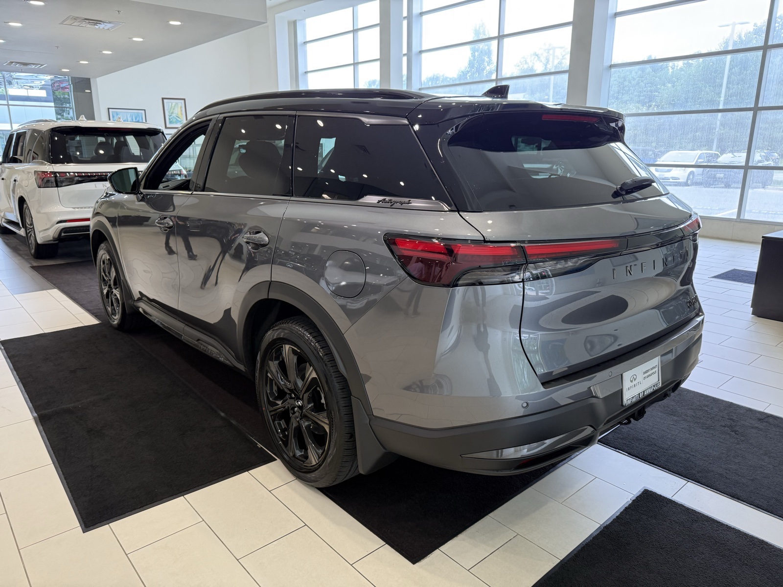 2026 Infiniti QX60 Autograph photo 5