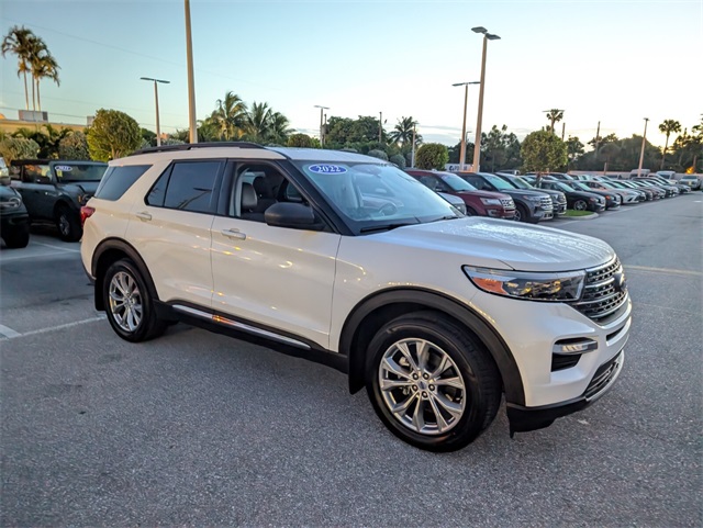 2022 Ford Explorer XLT photo 2