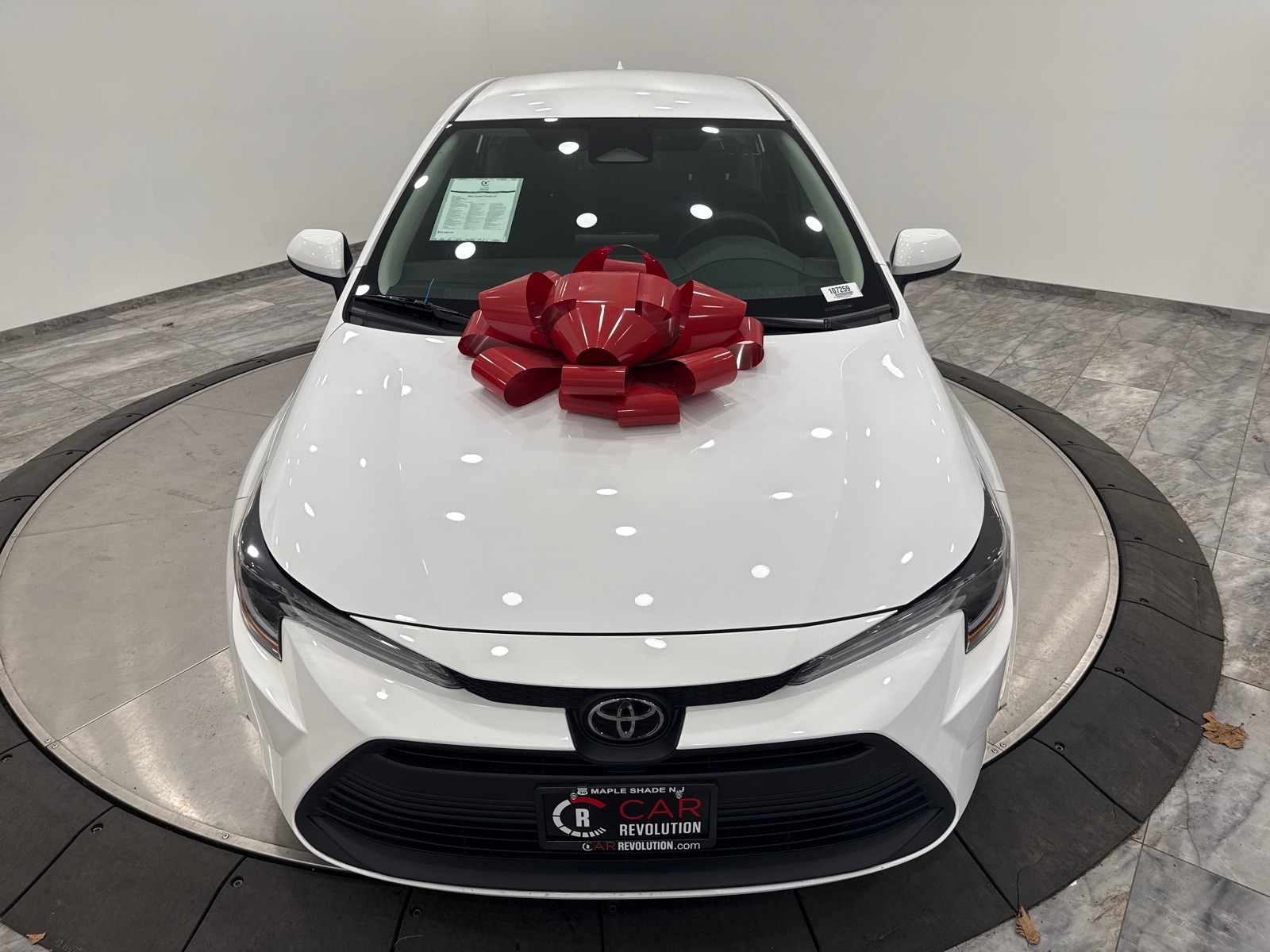 2023 Toyota Corolla LE photo 2