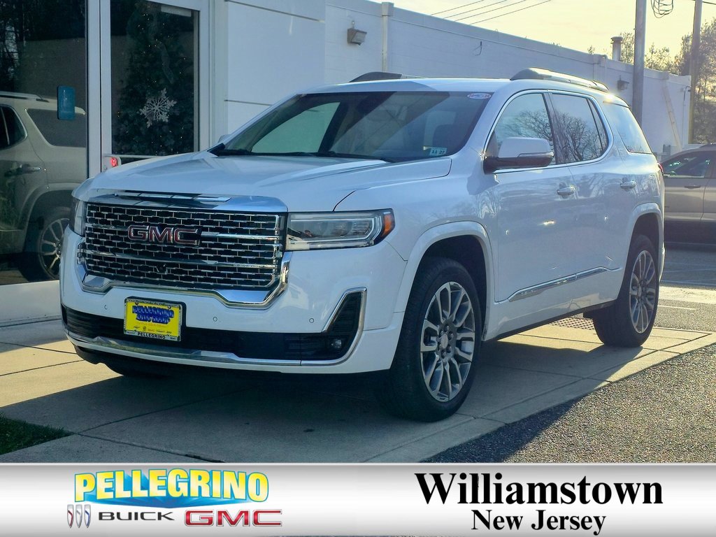 2023 GMC Acadia Denali's photo