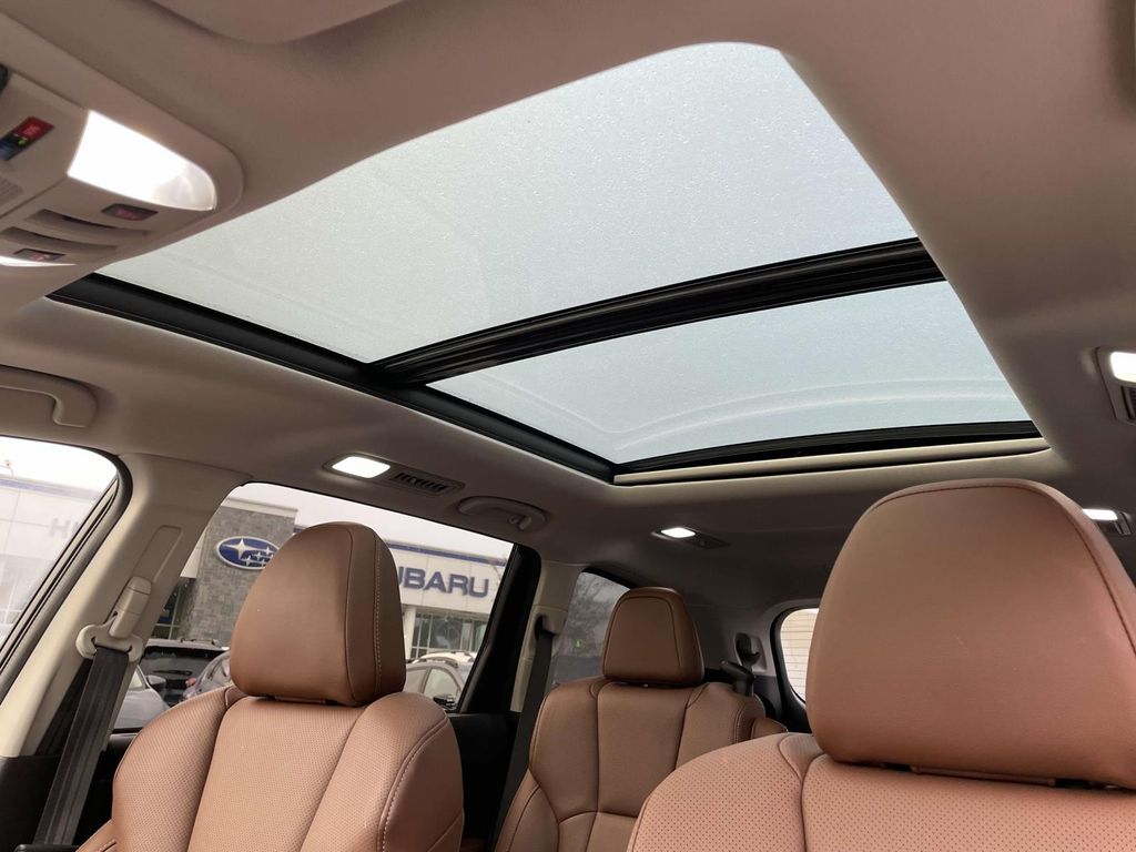 2022 Subaru Ascent Touring photo 7