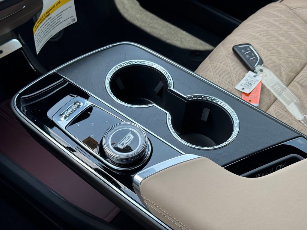 2025 Cadillac Lyriq Luxury photo 30