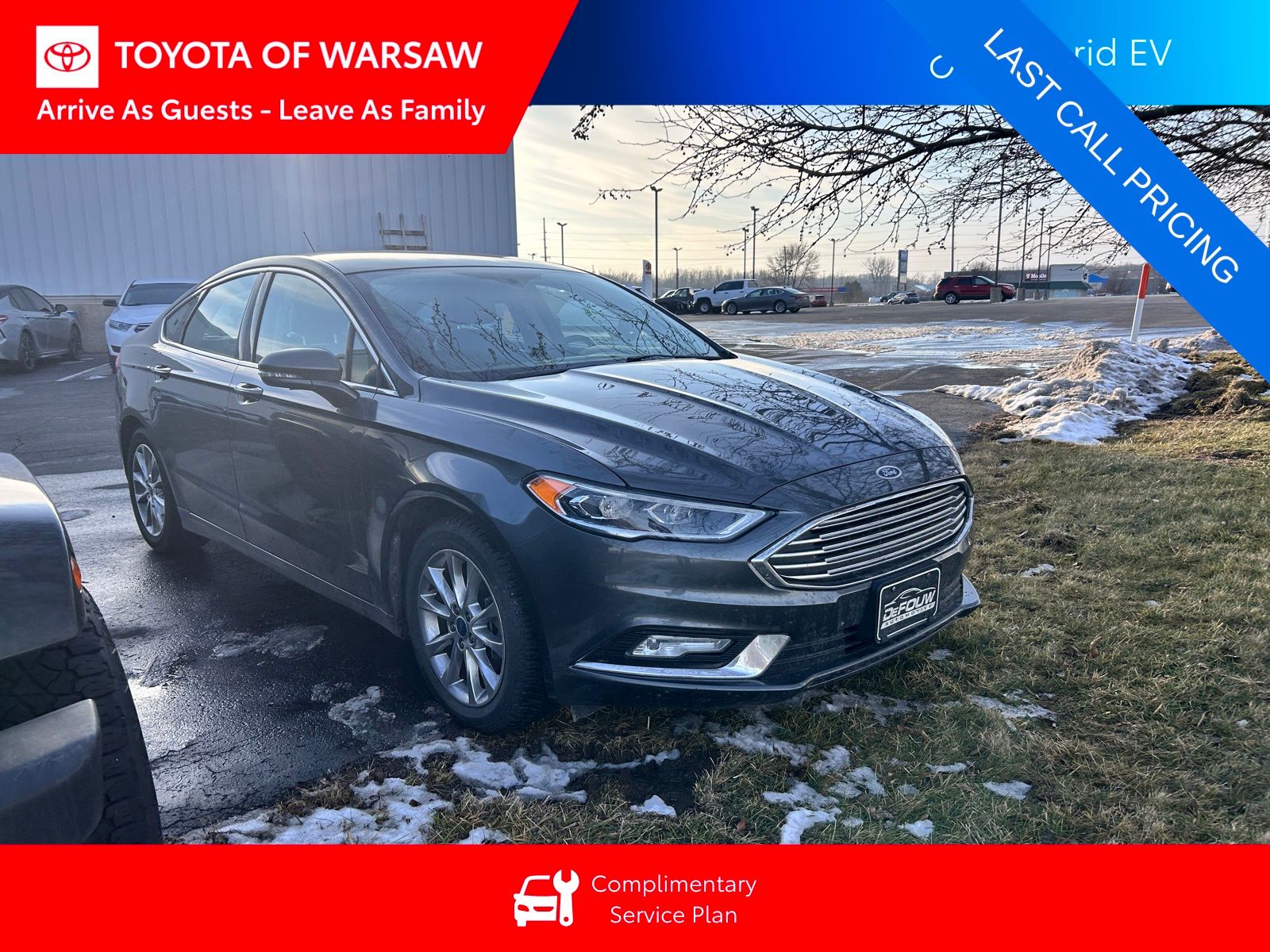 2017 Ford Fusion SE's photo