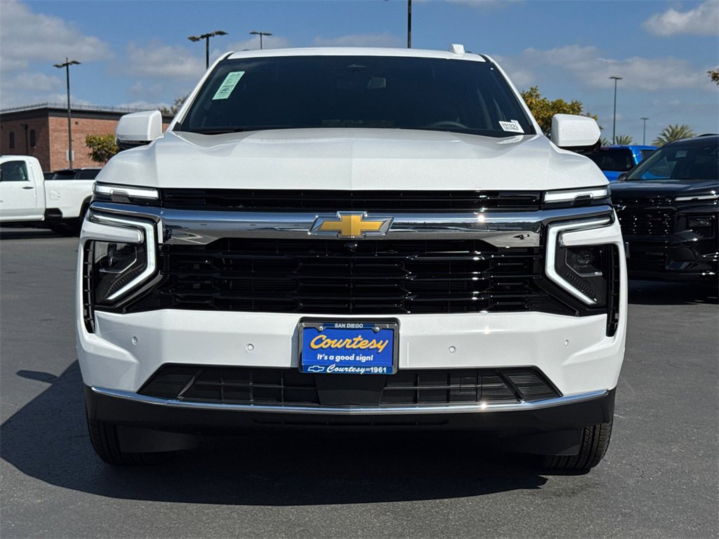 2026 Chevrolet Suburban LS photo 3