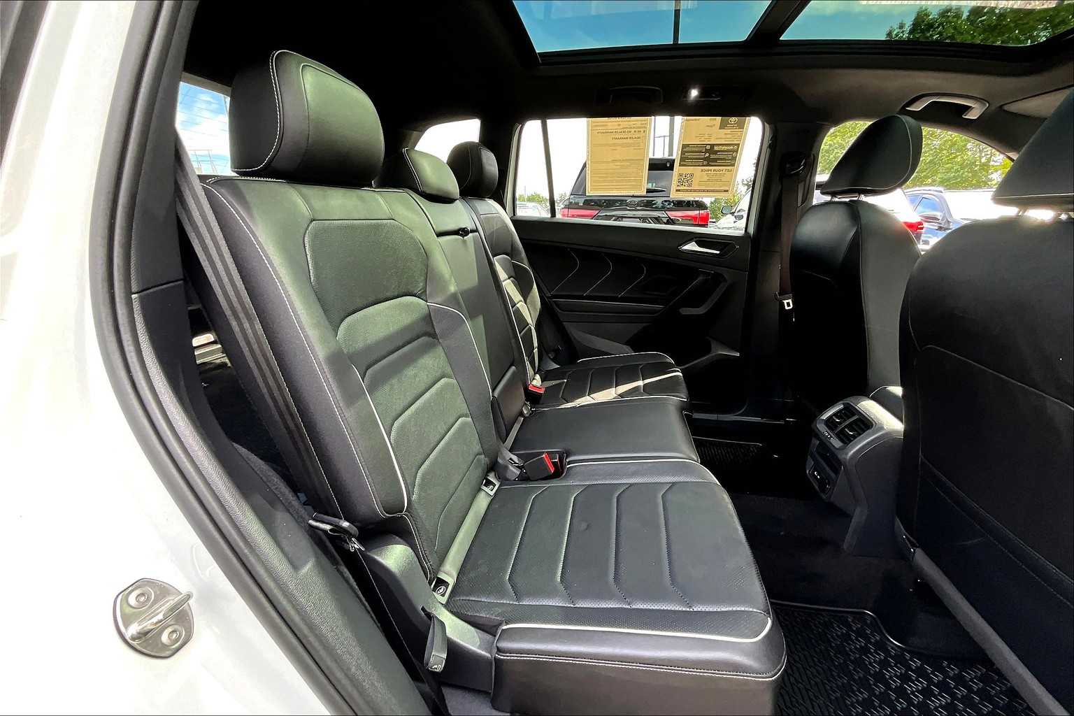2023 Volkswagen Tiguan SEL R-Line Black photo 35