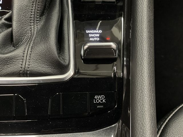 2025 Jeep Compass Latitude photo 23