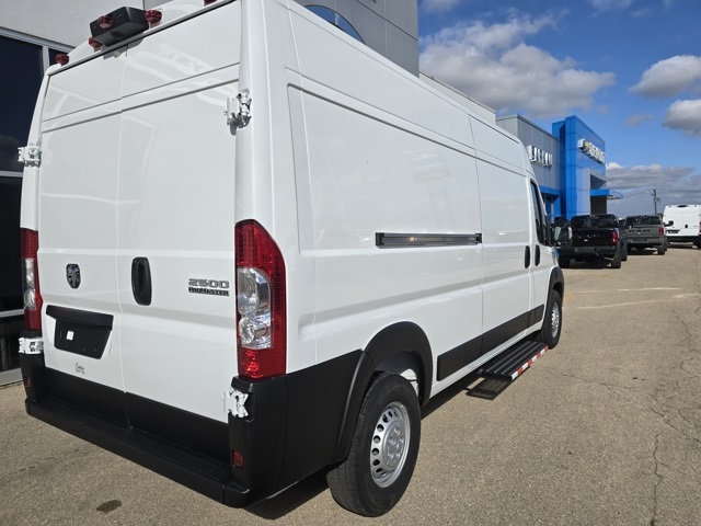 2025 Ram ProMaster 2500 photo 3