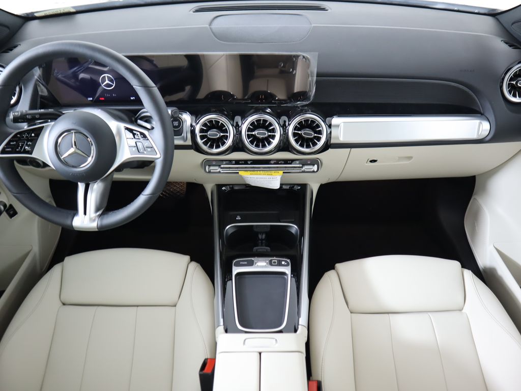 2025 Mercedes Benz EQB photo 12