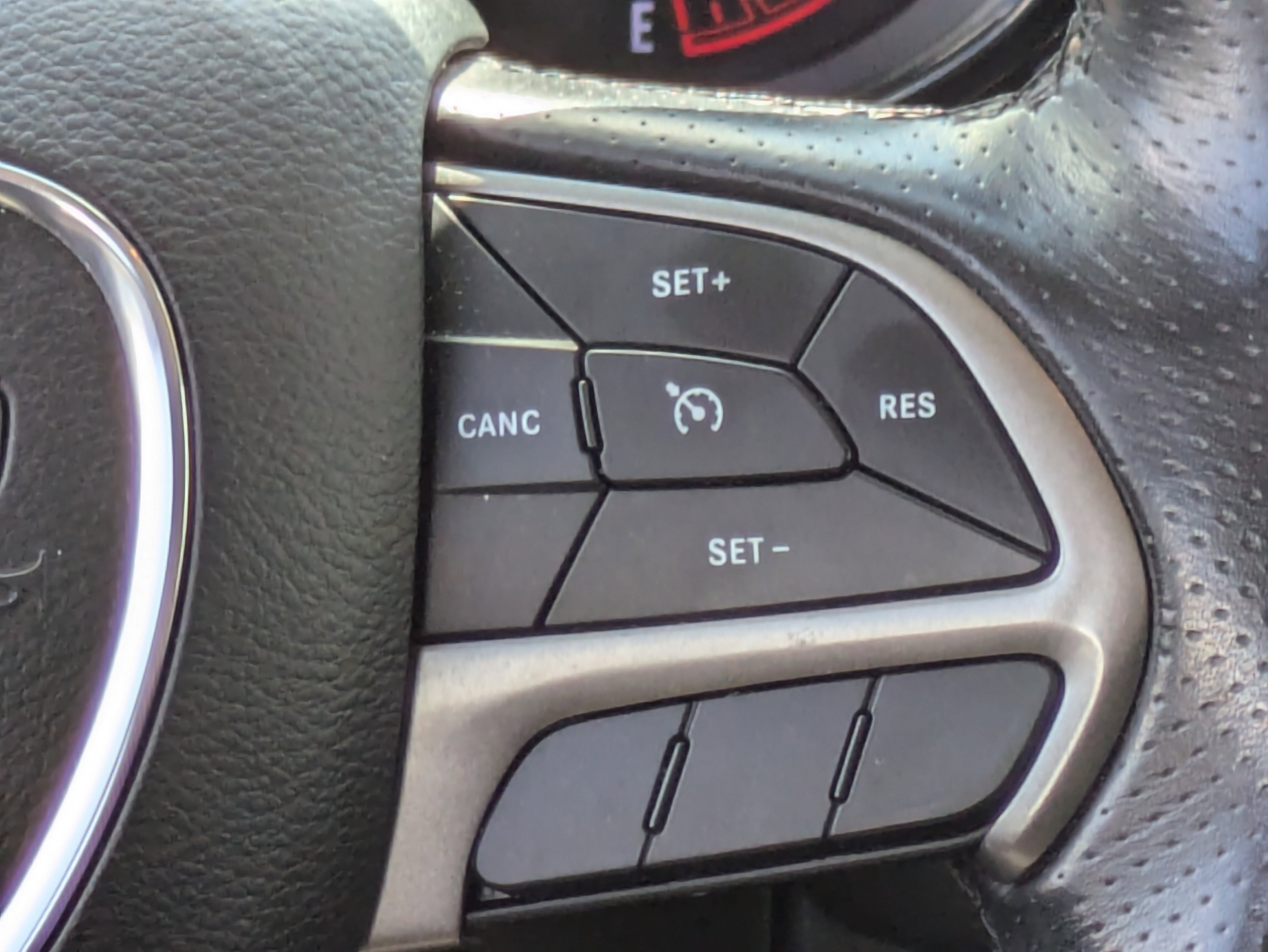 2022 Dodge Durango SXT photo 5