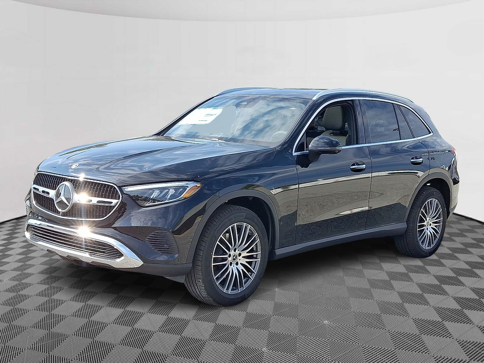 2026 Mercedes Benz GLC 300 4MATIC photo 2