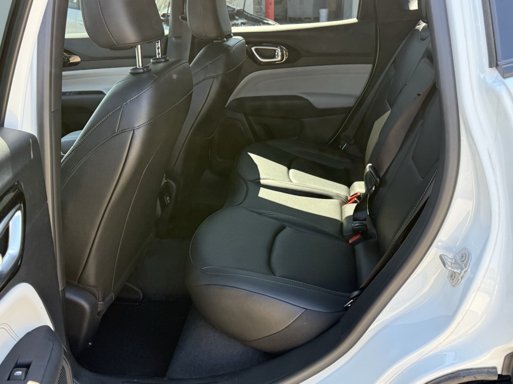 2025 Jeep Compass Limited photo 17