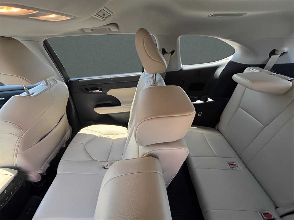 2023 Toyota Highlander XLE photo 15