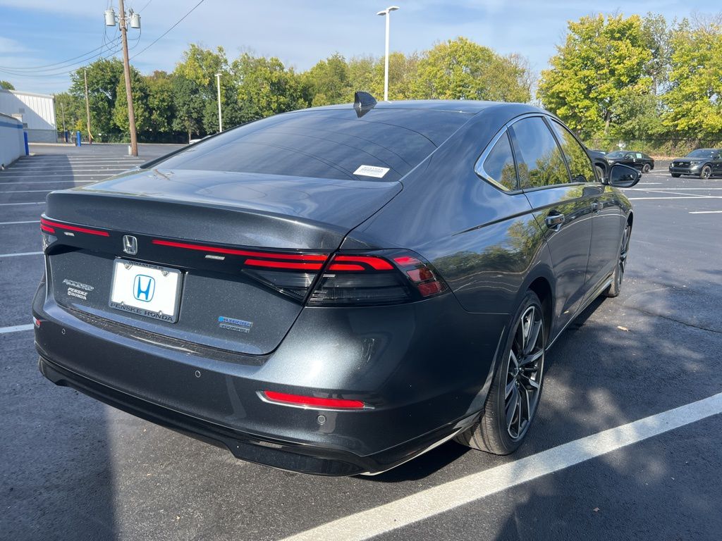 2023 Honda Accord Touring photo 4