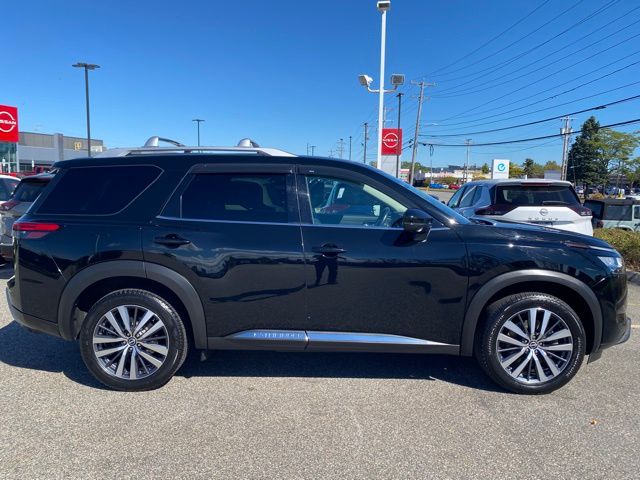 2022 Nissan Pathfinder Platinum photo 24