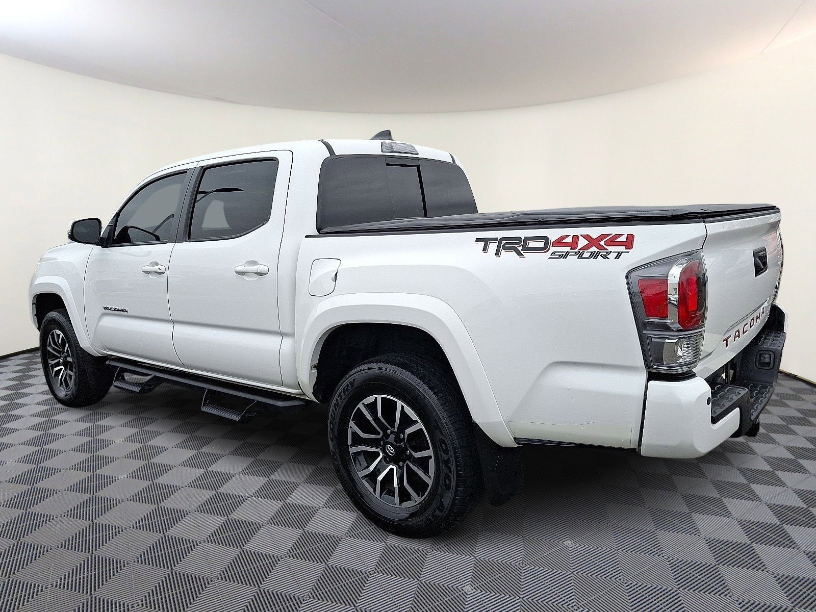 2023 Toyota Tacoma TRD Sport 4x4 photo 3