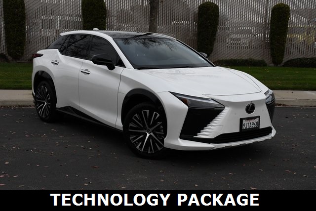 2023 Lexus RZ Premium's photo