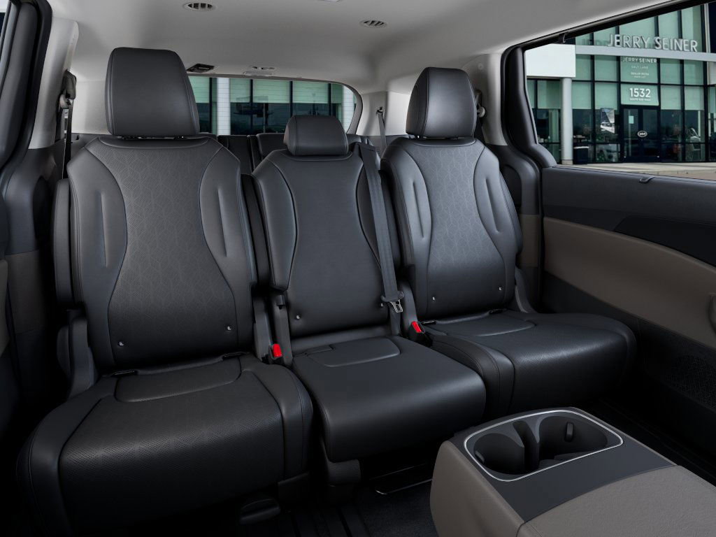 2026 Kia Carnival EX photo 15
