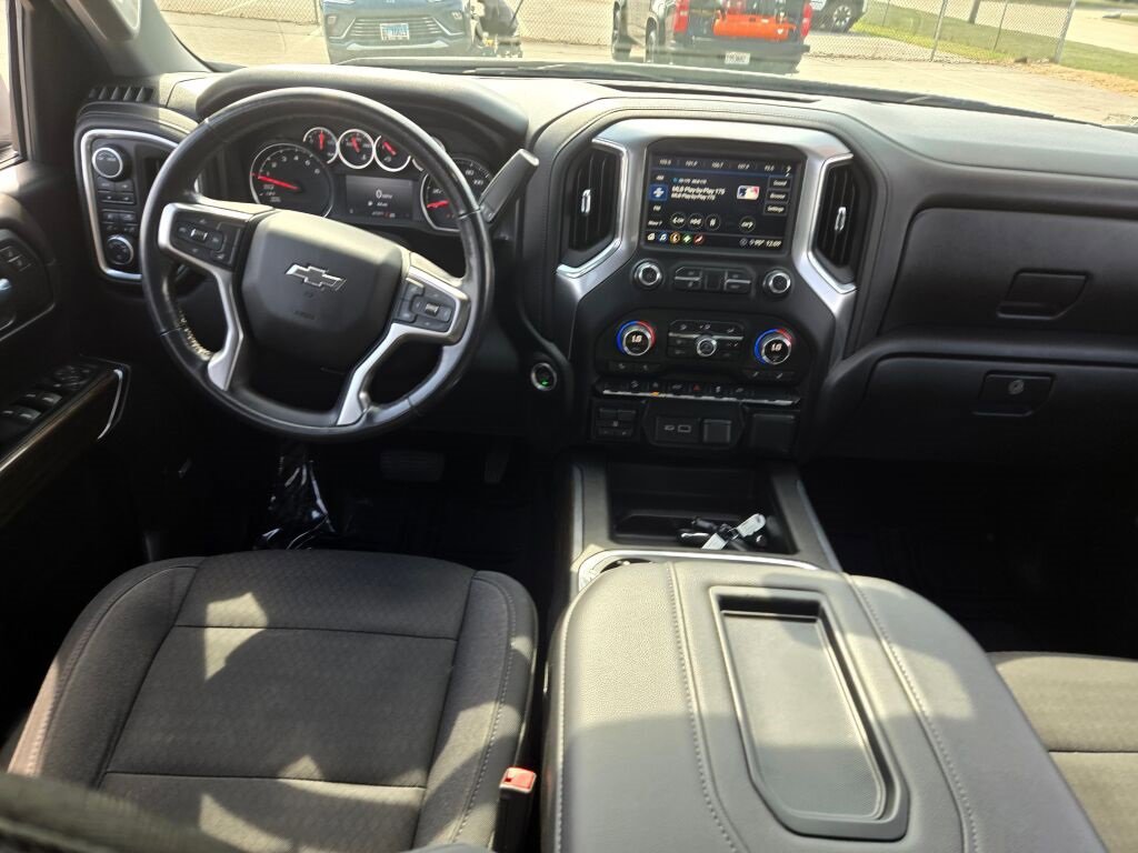 2020 Chevrolet Silverado 1500 RST photo 13