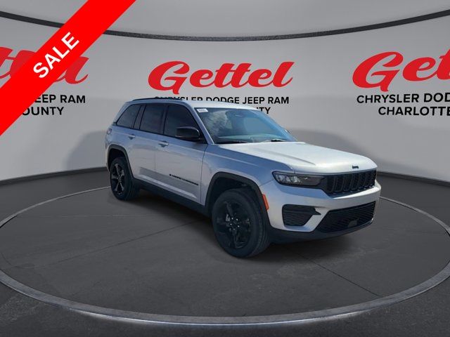 2025 Jeep Grand Cherokee Altitude photo 2