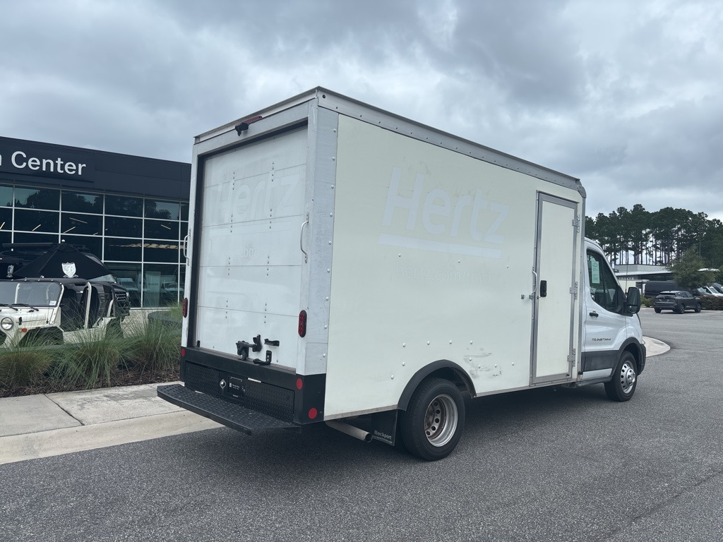 2022 Ford Transit Cutaway photo 3