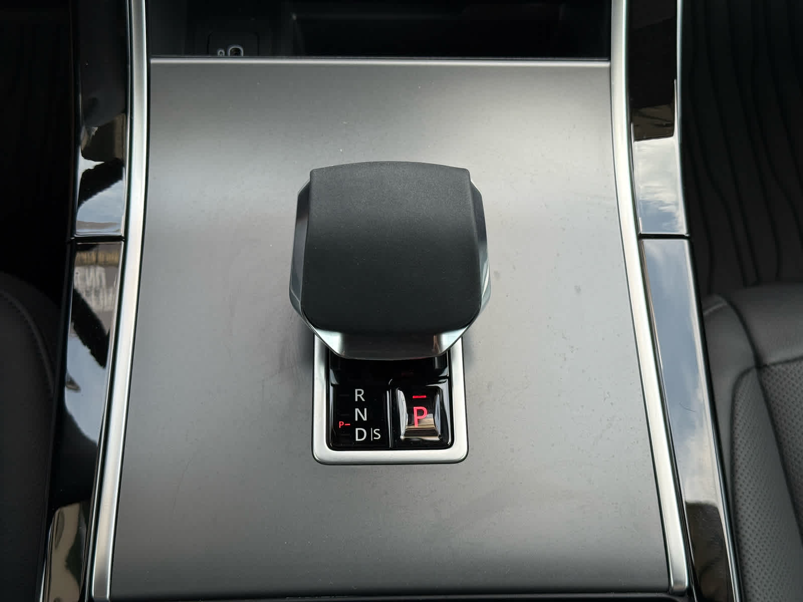 2024 Land Rover Range Rover Evoque Dynamic SE photo 20