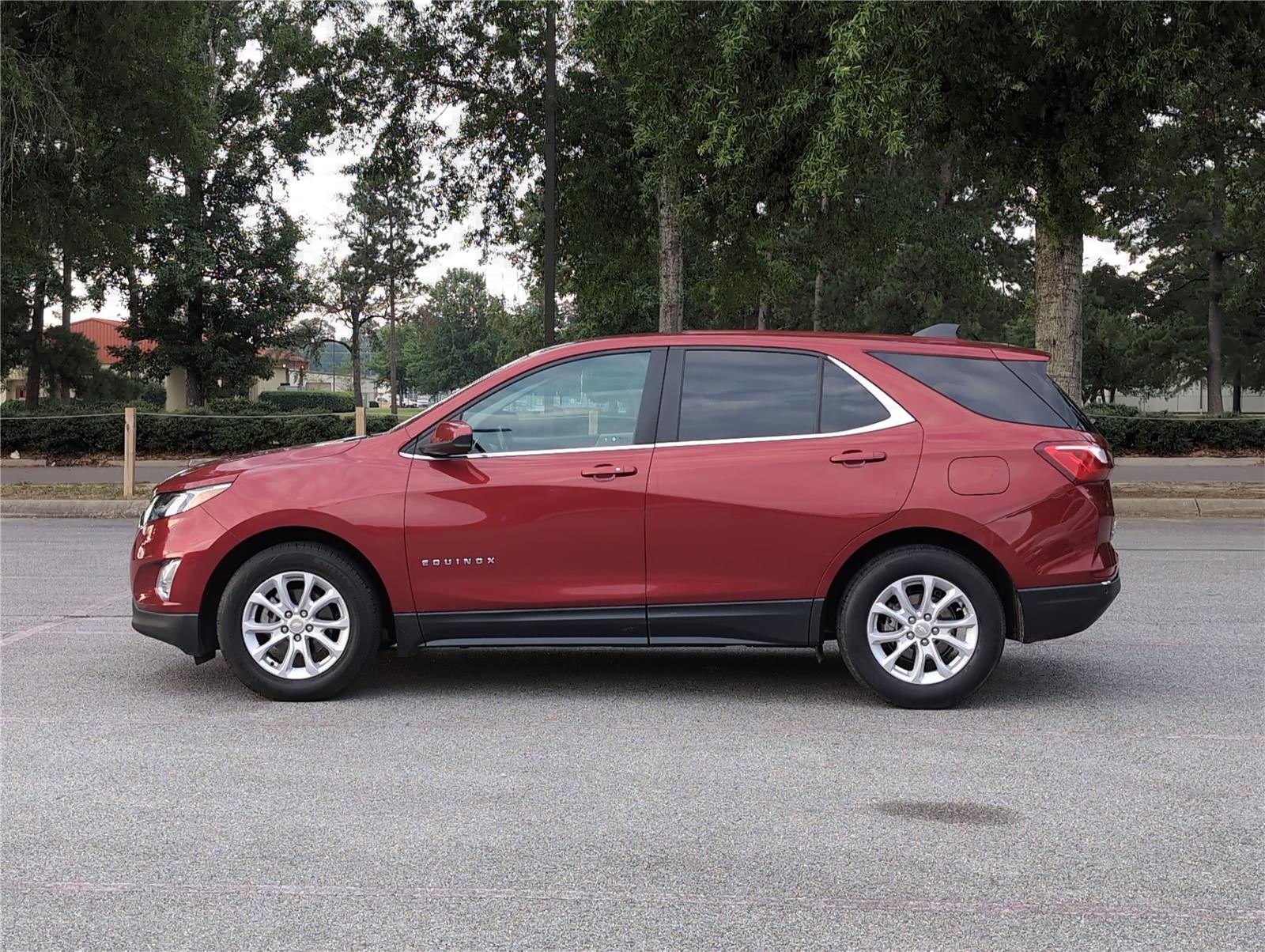 2021 Chevrolet Equinox LT photo 2