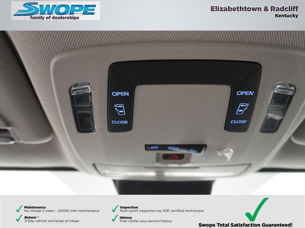 2022 Toyota Sienna LE photo 13