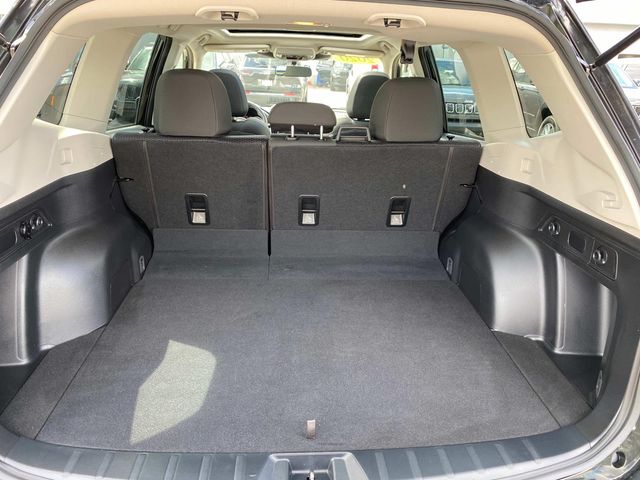 2022 Subaru Forester Premium photo 3