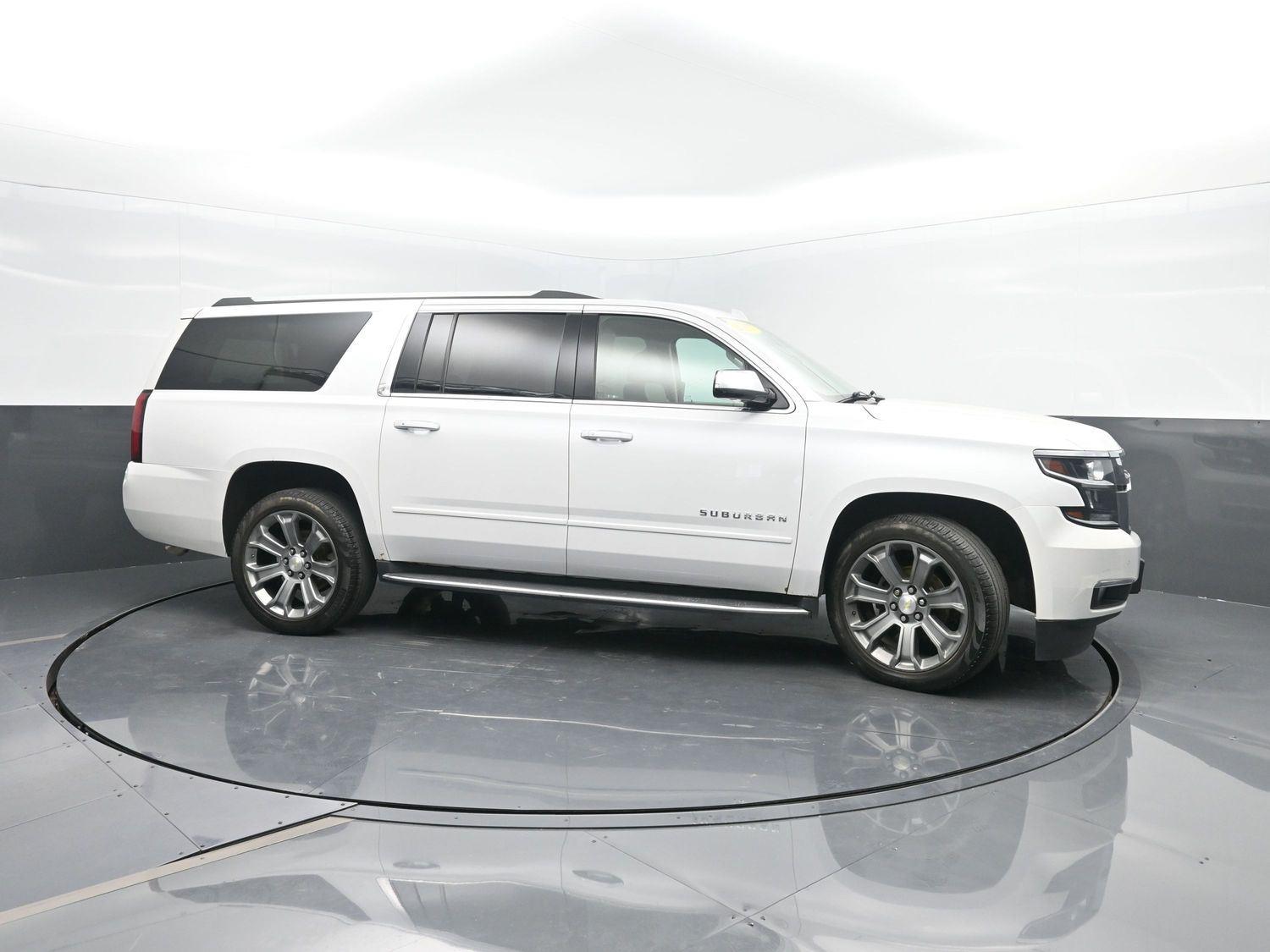 2017 Chevrolet Suburban Premier photo 3